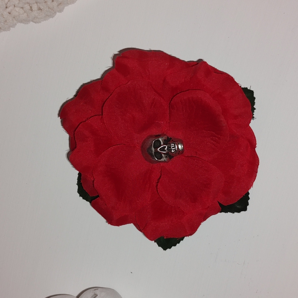 🌺Red Flower with Skull Barrette